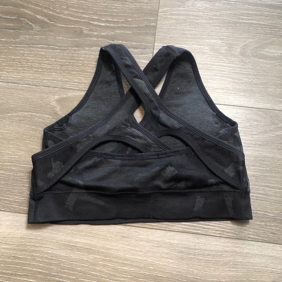 Gymshark Adapt Black Camo Seamless Sports Bra Cross Back Size Small Athletic Gym - Picture 8 of 9